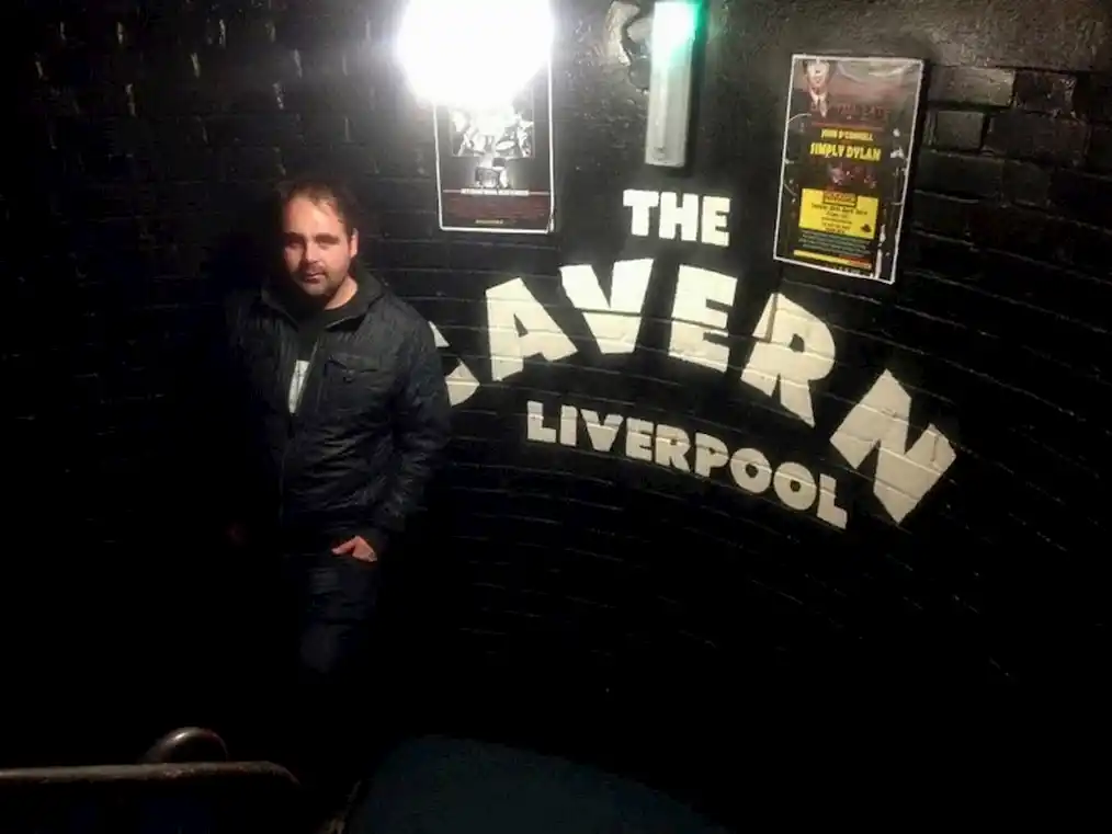 En la mítica Cavern, Liverpool