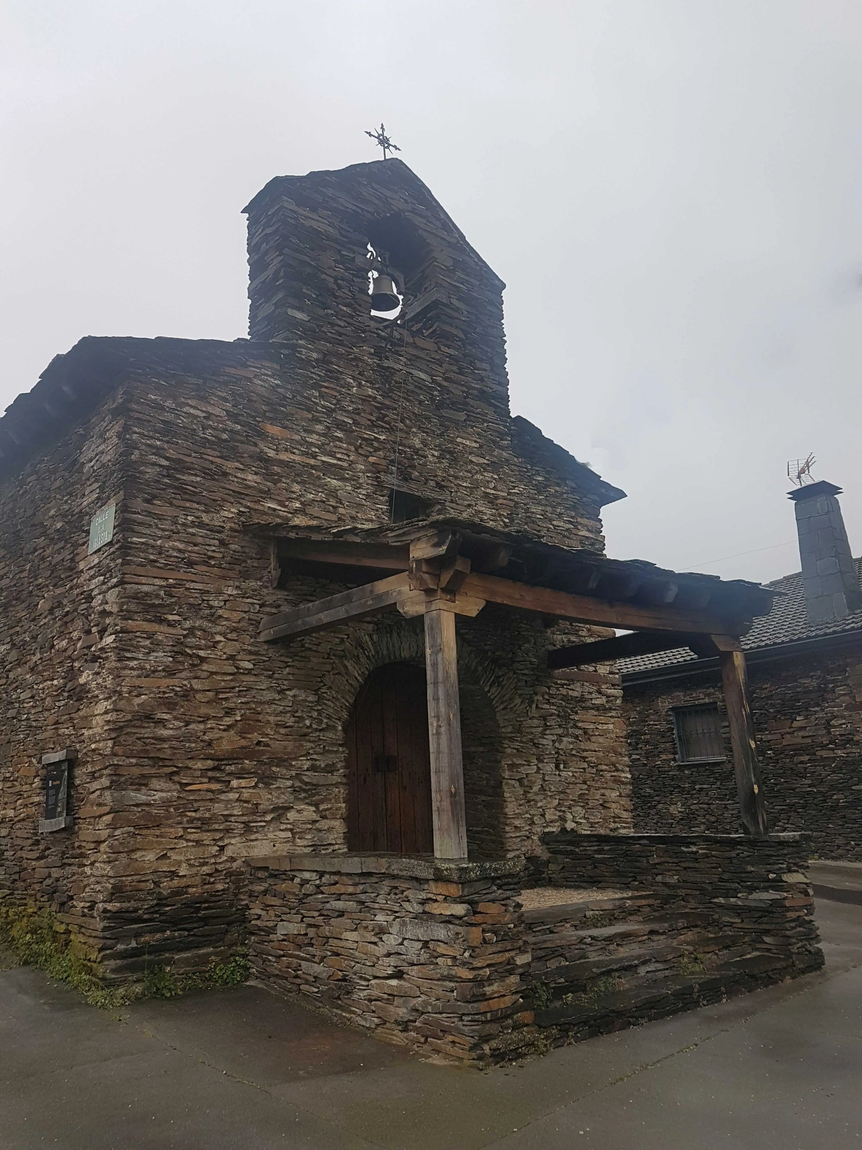 mejor ruta por los pueblos negros de Guadalajara.