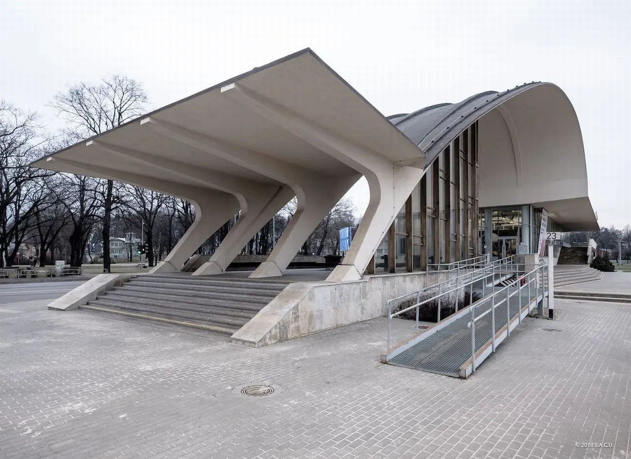 Estación de tren Dubulti. Cómo ir desde Riga a Jurmala en tren o en transporte público. Estación de tren Dubulti. Cómo ir desde Riga a Jurmala en tren o en transporte público.
