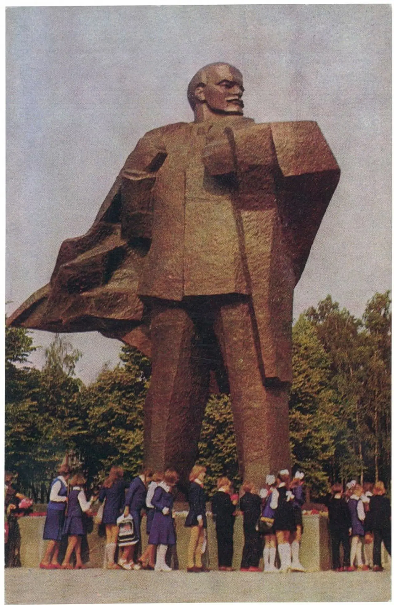 Estatua de Lenin en Jurmala Letonia durante los tiempos de la URSS. Estatua de Lenin en Jurmala Letonia durante los tiempos de la URSS.