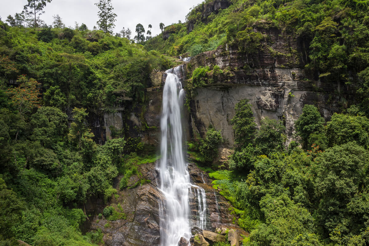 cascada tierras altas sri lanka