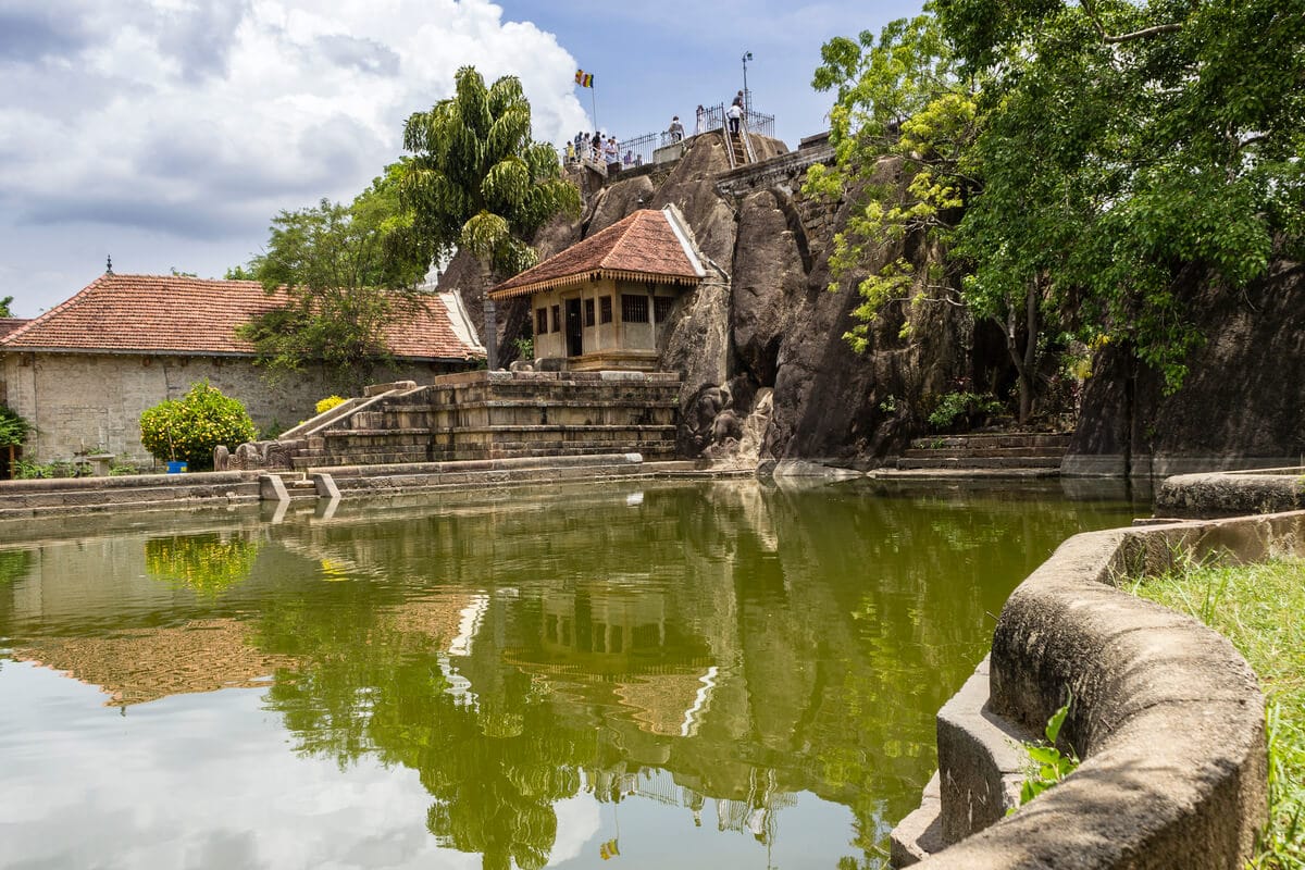 templo sagrado en anuradhapura