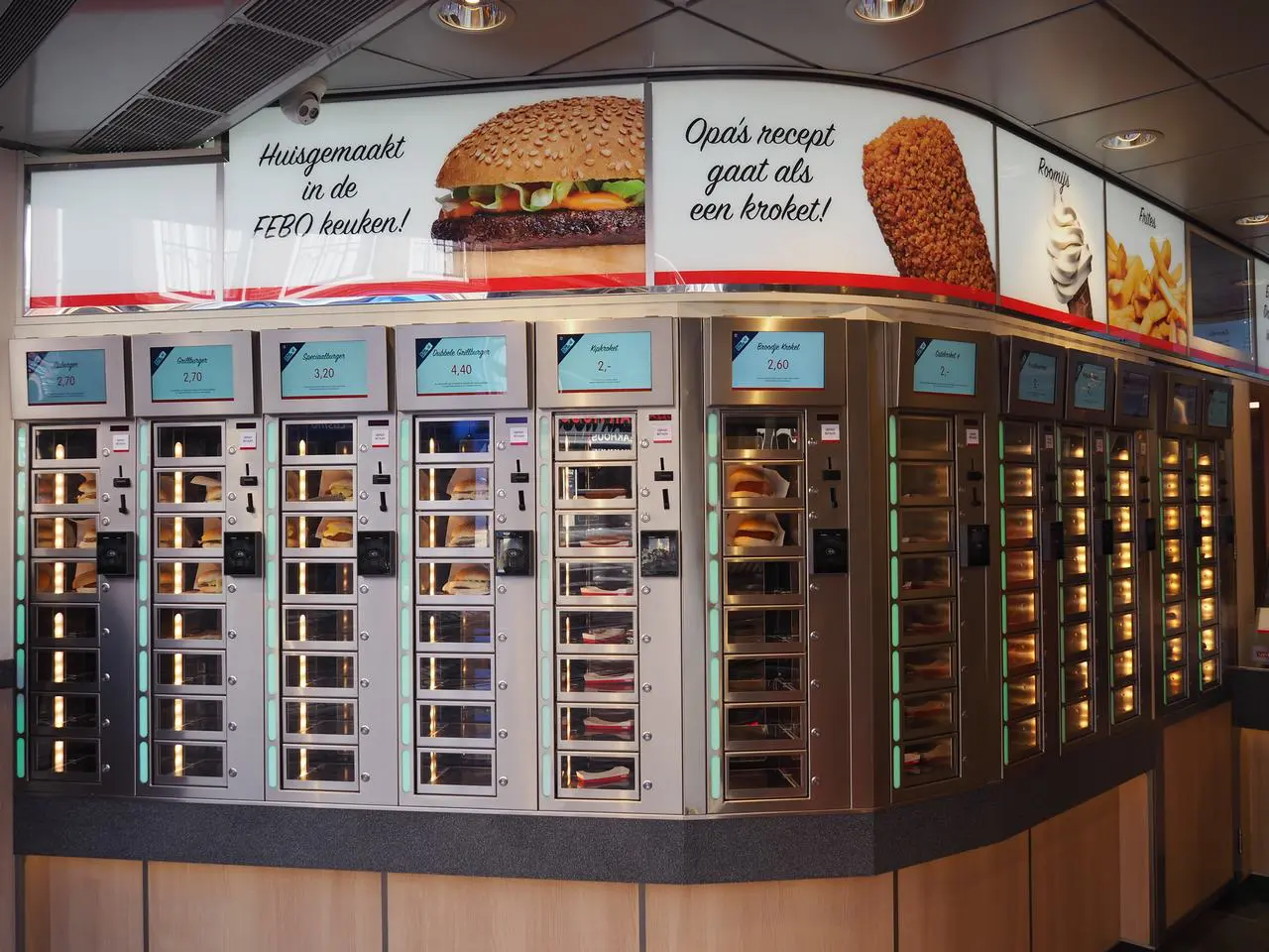 Febo, comida de estanterías. Gastronomía de Holanda. Febo, comida de estanterías. Gastronomía de Holanda.