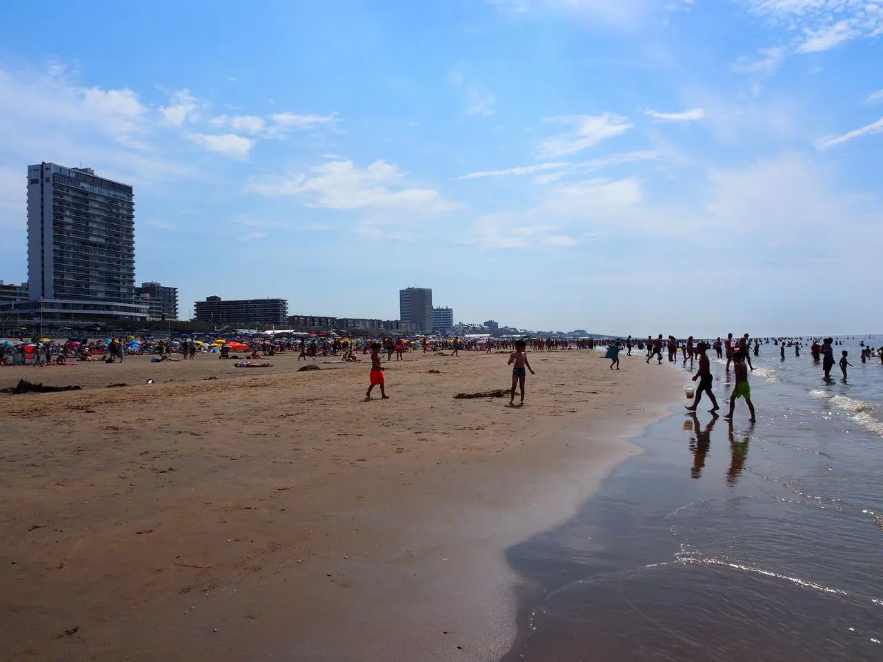 Zandvoort and Zee playa de Ámsterdam. Zandvoort and Zee playa de Ámsterdam.