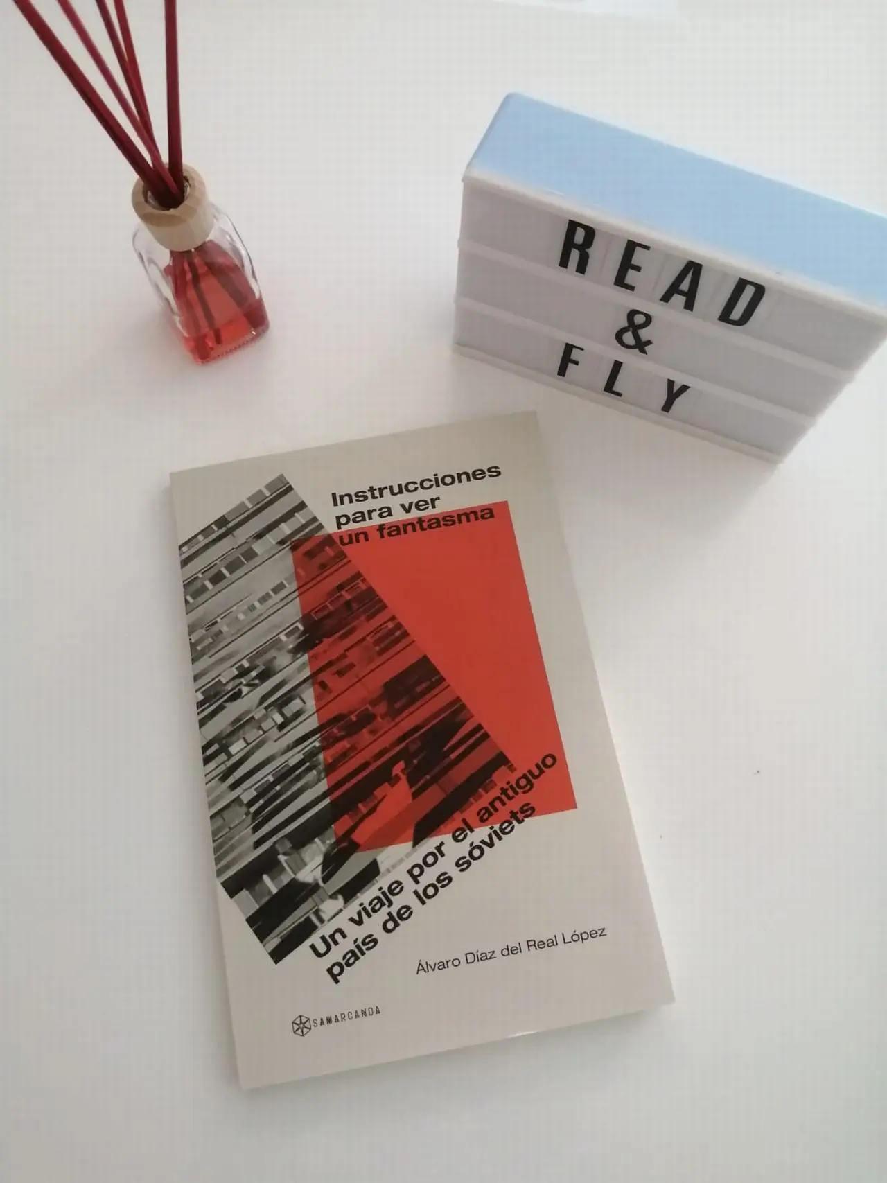 libro Instrucciones para ver un fantasma Un viaje por el antiguo país de los sóviets. Álvaro Díaz del Real López. libro Instrucciones para ver un fantasma Un viaje por el antiguo país de los sóviets. Álvaro Díaz del Real López.