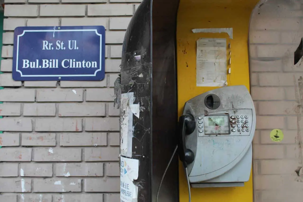 Bulevar Bill Clinton, Pristina, Kosovo. Calle y avenida. Bulevar Bill Clinton, Pristina, Kosovo.