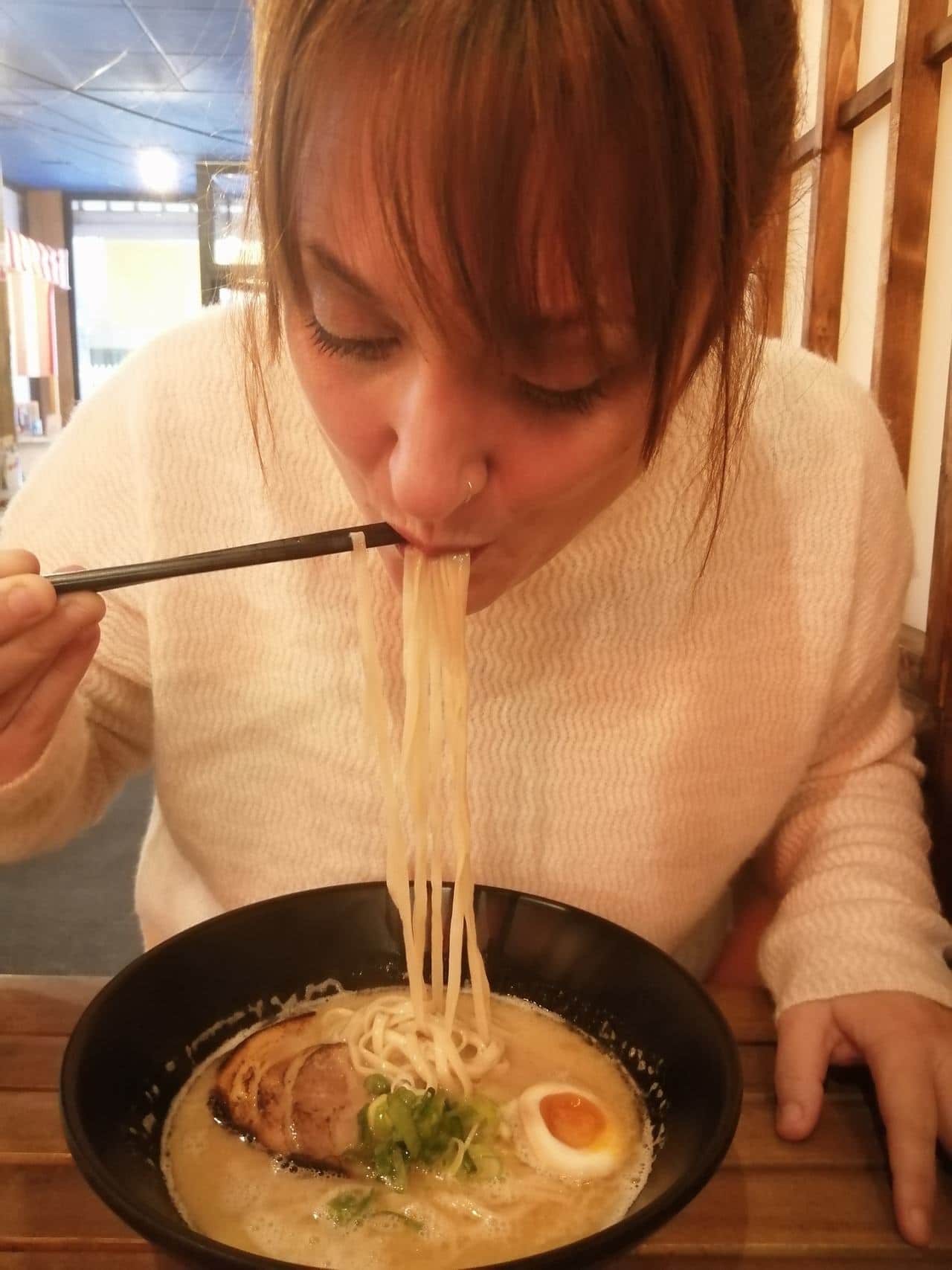 Degustando el ramen en el mejor restaurante japonés de Alicante. Yokocho Ramen. Degustando el ramen en el mejor restaurante japonés de Alicante. Yokocho Ramen.
