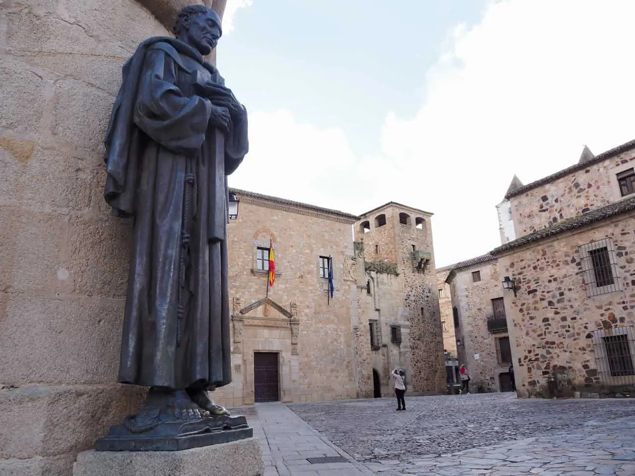 San Pedro de Alcántara estatua que ver en Cáceres