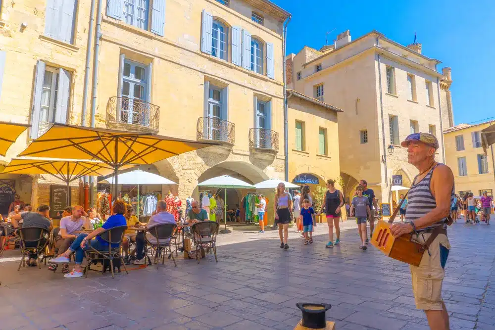 Uzès Un Pueblo Acogedor y Encantador